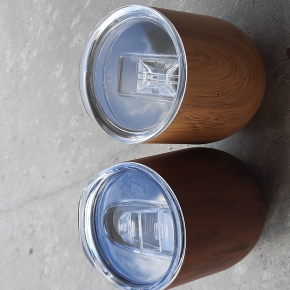 2 Gorgeous wood grain 10oz Corkcicle cups with lids🤩 - Picture 2 of 3